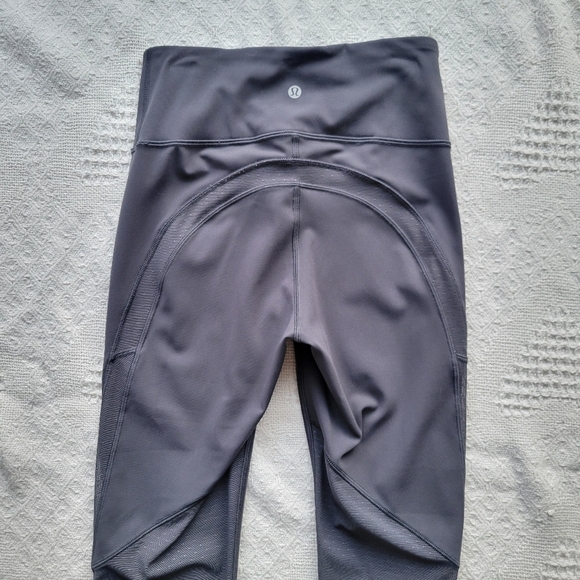 Lululemon Revitalize Athletic Activewear Sport Mesh Legging Crop (21") Blue Tied - Picture 5 of 11